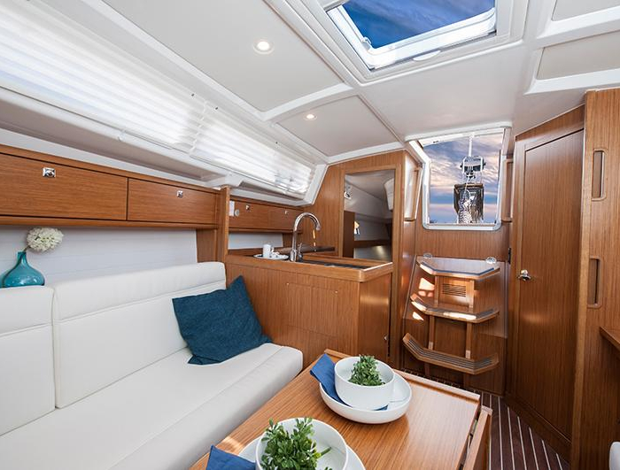 Adria Breeze | Bavaria Cruiser 33 photo 6