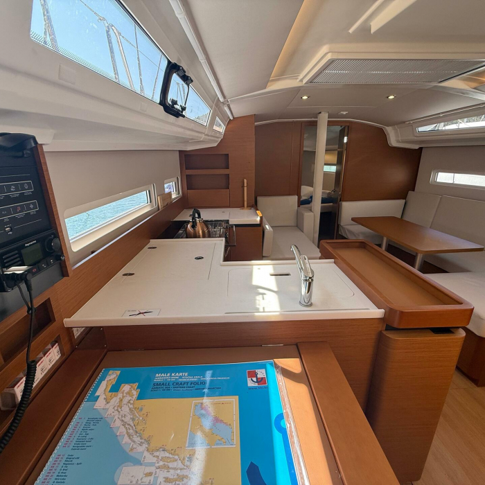 Sunset Kiss | Sun Odyssey 410 photo 15