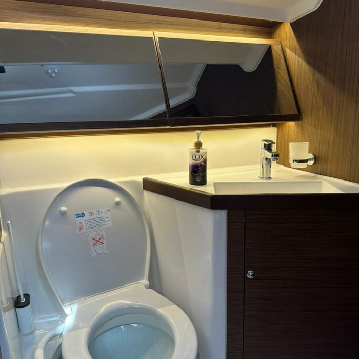 Class | Oceanis 40.1 photo 9