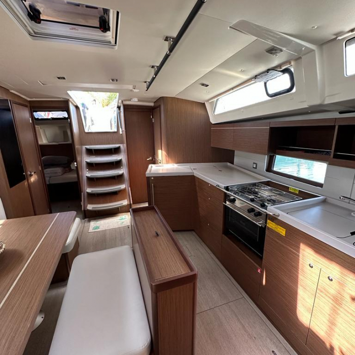 Class | Oceanis 46.1 photo 13