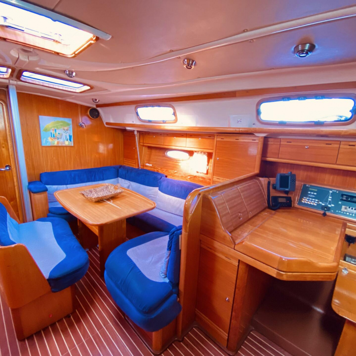 Iro (Pax 7) | Bavaria 42 Cruiser photo 12