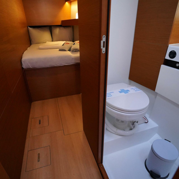 Red Marlin | Sun Odyssey 490 photo 26