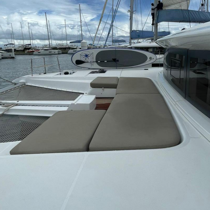 Bottoms up | Lagoon 50 photo 1