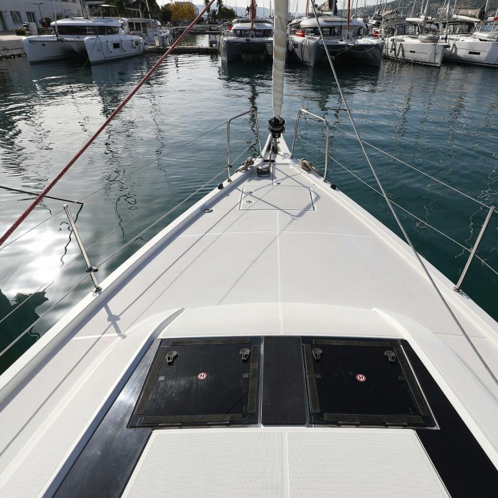 Ladybug | Oceanis 46.1 photo 30