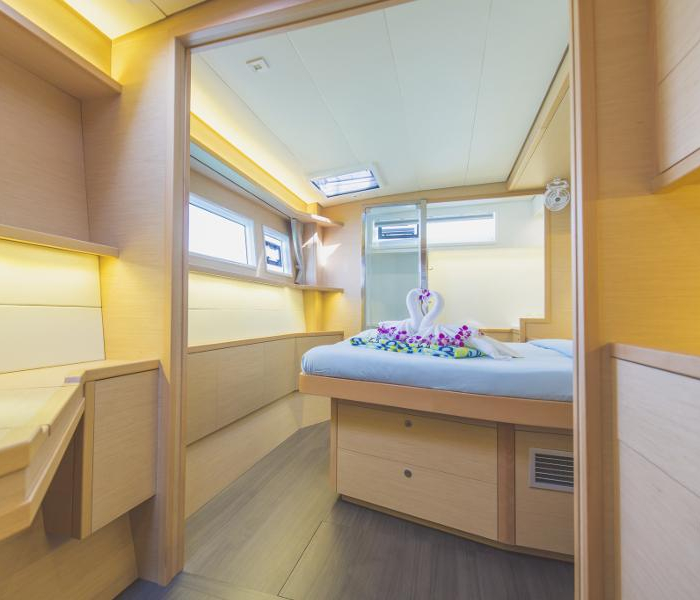 Blue Moon | Lagoon 52F photo 40