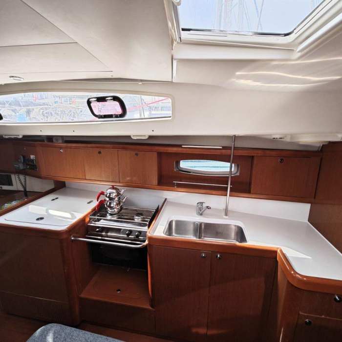 Violet | Oceanis 40 photo 10