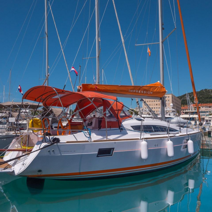 Happy | Elan Impression 40 photo 1