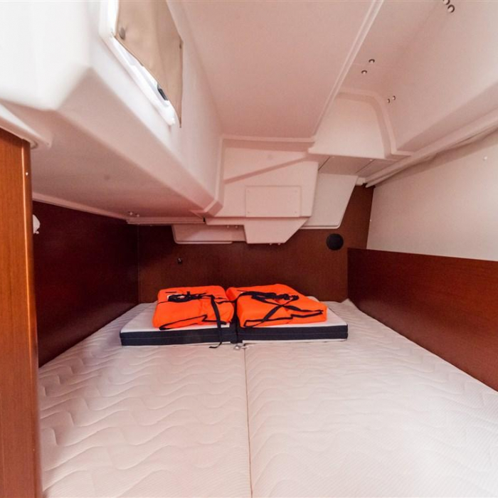 Bela | Oceanis 35.1 photo 14