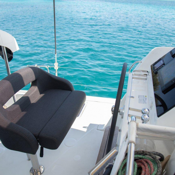 Vanessa | Lagoon 42 photo 34