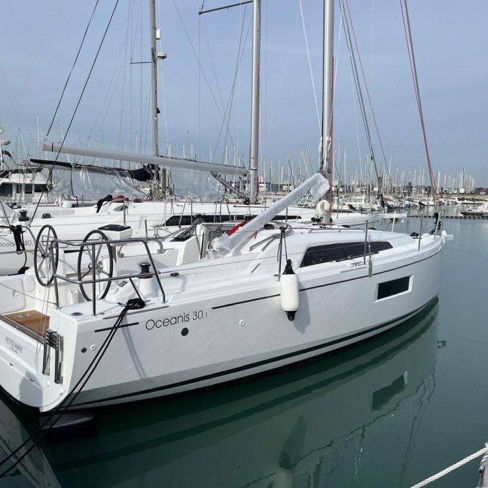 Petite Marie | Oceanis 30.1 photo 3