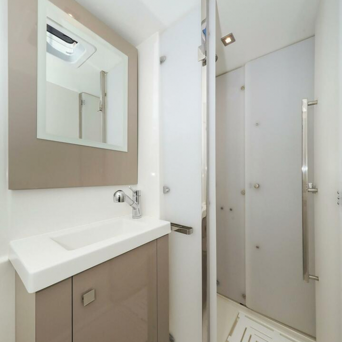Macho | Fountaine Pajot Astrea 42 Quatuor photo 13