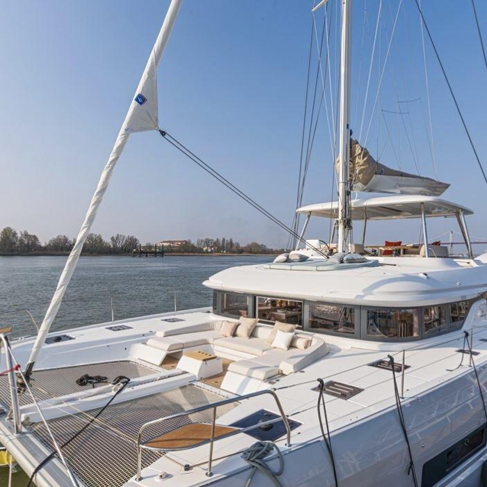 Hydrus | Lagoon 55 photo 33