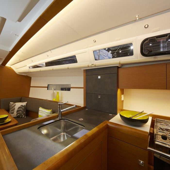 Why Not | Sun Odyssey 349 photo 8