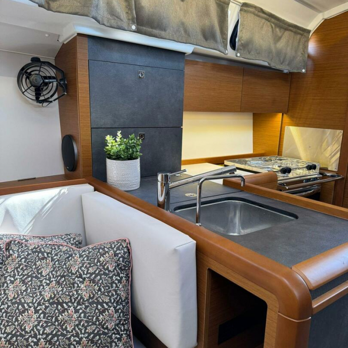 Why Not | Sun Odyssey 349 photo 8