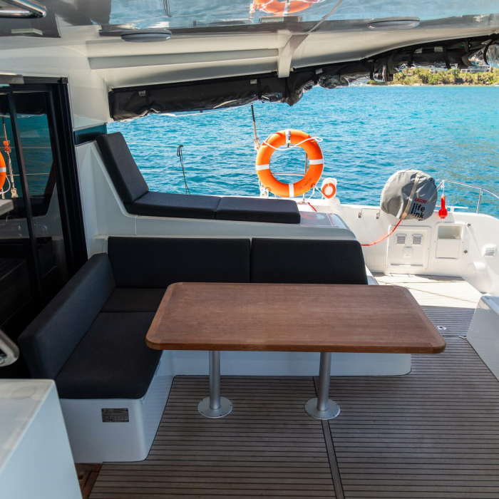 Vanessa | Lagoon 42 photo 15
