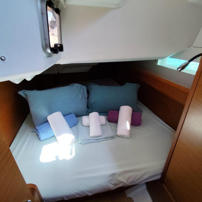 Peacok | Sun Odyssey 389 photo 4