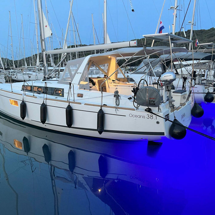 Jana | Oceanis 38.1 photo 5