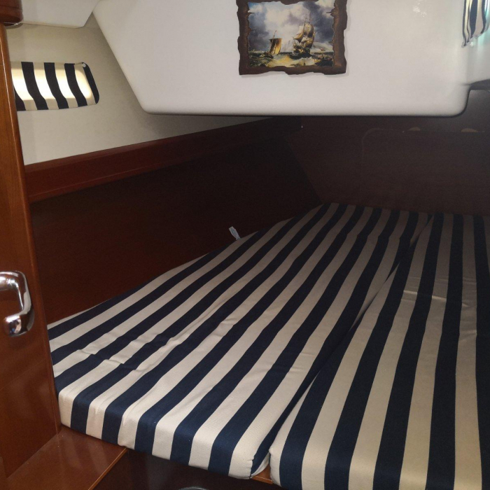 Andromeda | Beneteau 393 photo 9