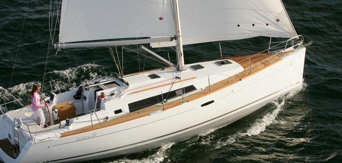 Ioanna | Oceanis 37 photo 2