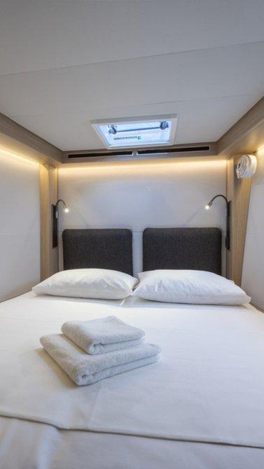 Twin Joy + | Lagoon 51 photo 8