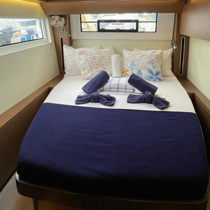 Bottoms up | Lagoon 50 photo 24