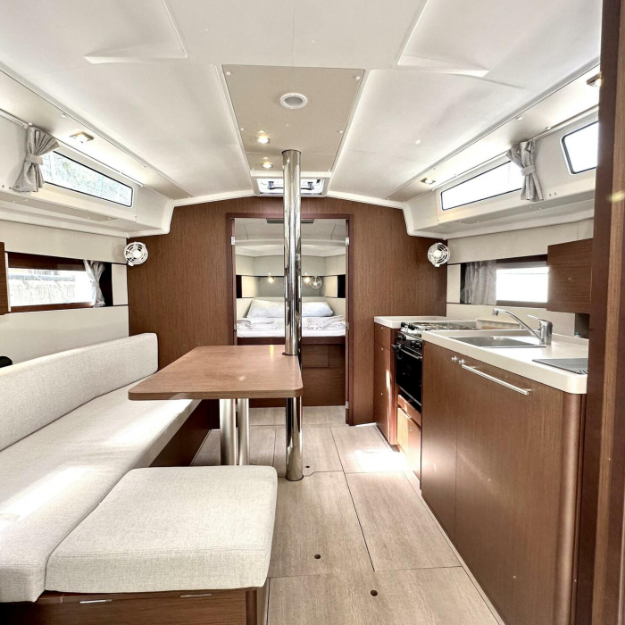 Sail Lyra | Oceanis 38.1 photo 8