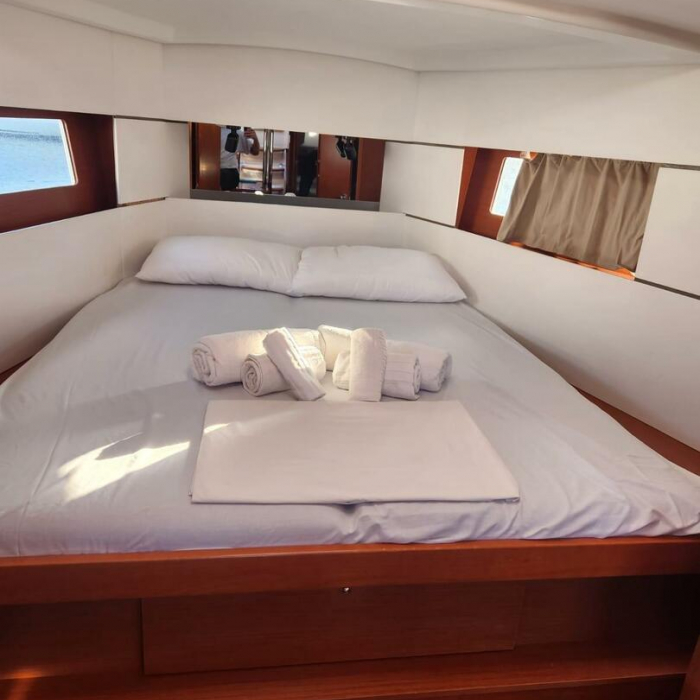 Monica | Oceanis 38 photo 5