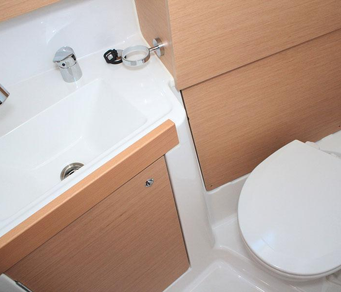 BOHEMIAN RHAPSODY | Oceanis 38.1 photo 19