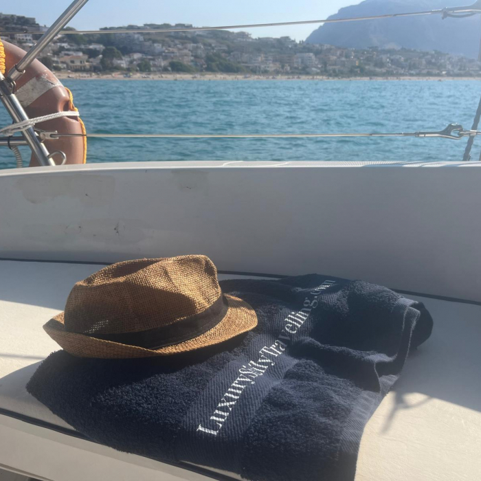 Cami 3 | Hunter 320 photo 4