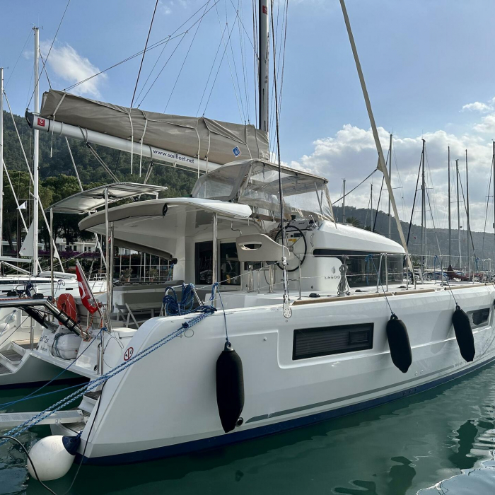 Sail Castor | Lagoon 40 photo 2