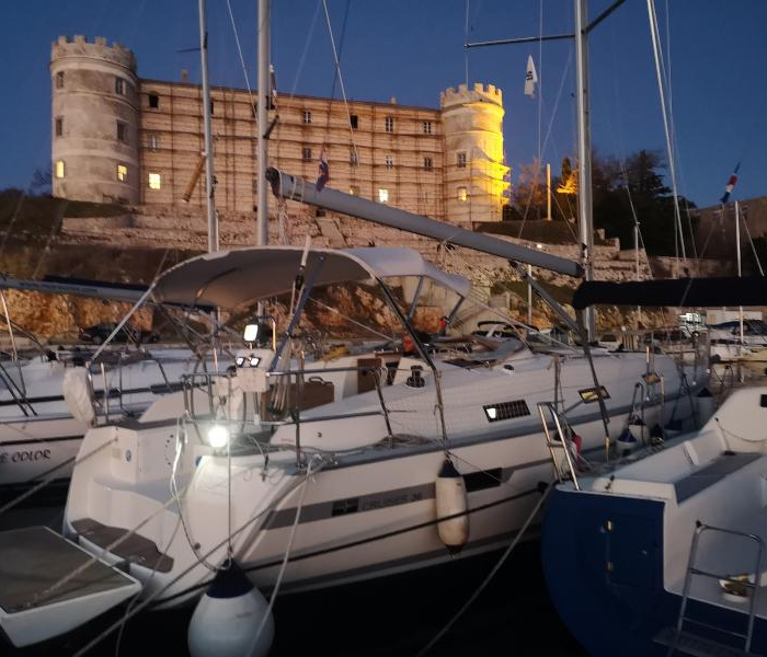 Tamra | Bavaria 36 photo 9