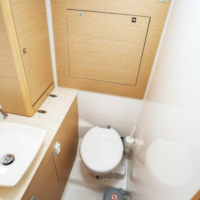 Paris | Dufour 390 photo 26