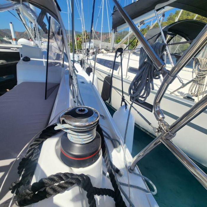 Lima | Oceanis 30.1 photo 6