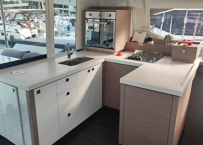 Reina | Astrea 42 photo 21