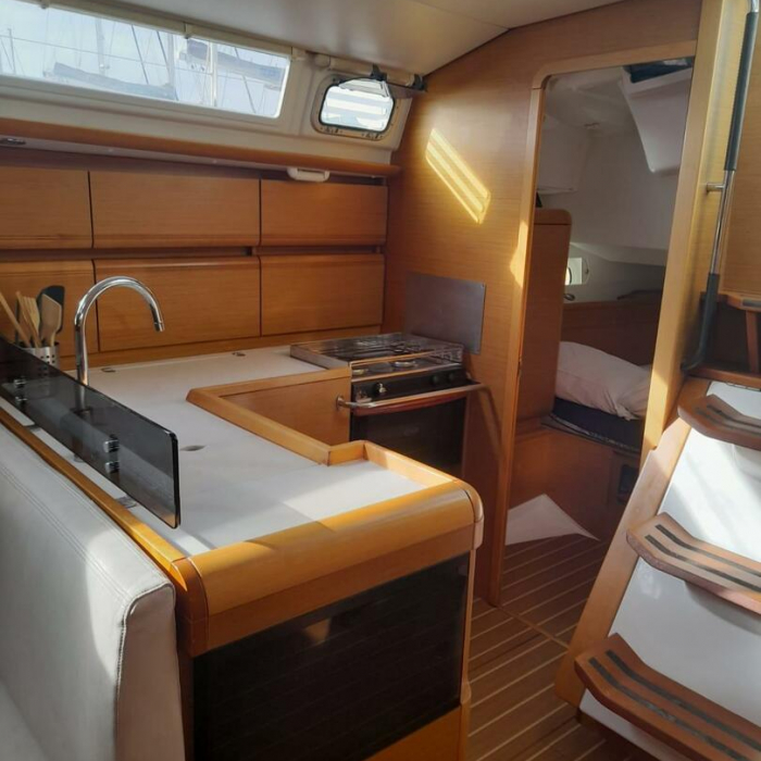 Mira | Sun Odyssey 439 photo 9