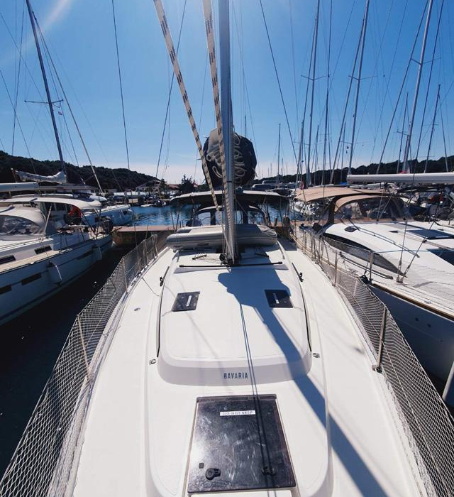 Lucia | Bavaria C42 photo 3