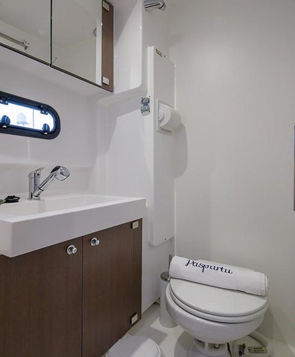 Paspartu | A/C generator watermaker | Bali 4.1 photo 18