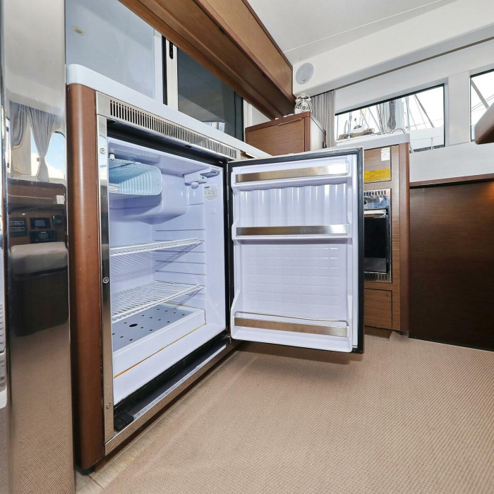 Mars | Lagoon 40 photo 18