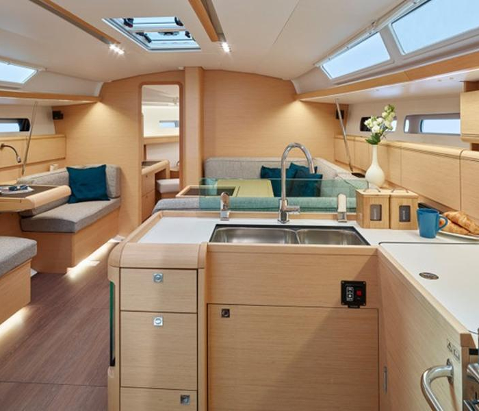 Canne Bleue | Sun Odyssey 449 photo 3