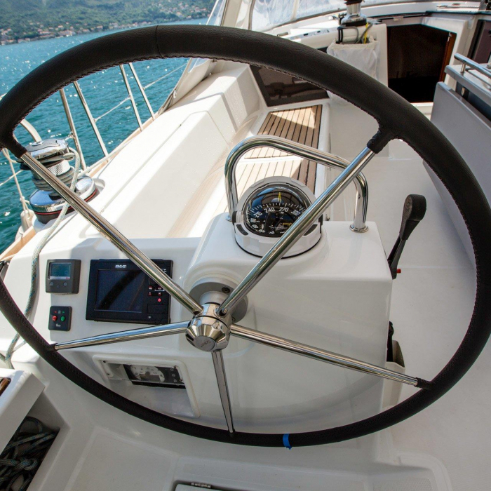 Blues | Oceanis 48 photo 7