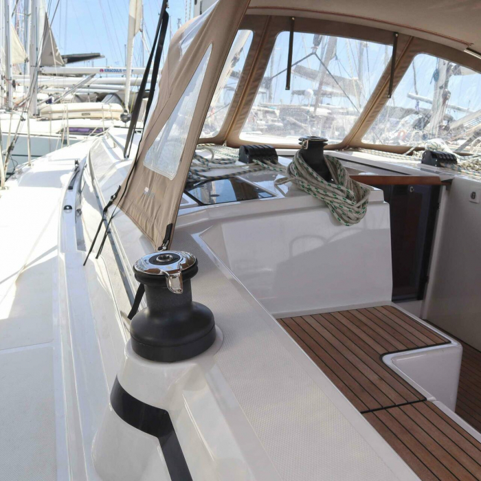 Prestige | Bavaria C42 photo 1