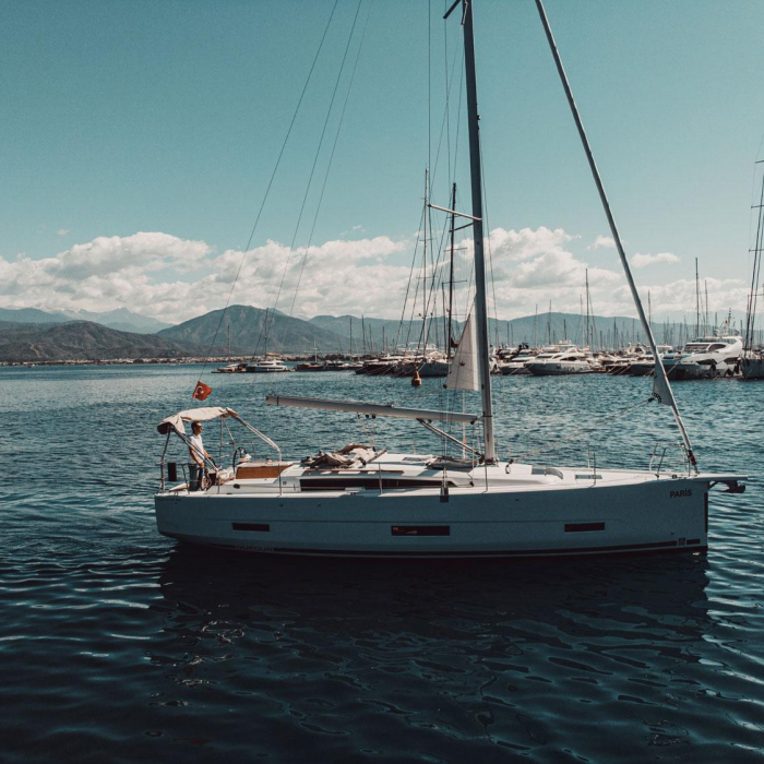 Paris | Dufour 390 photo 46