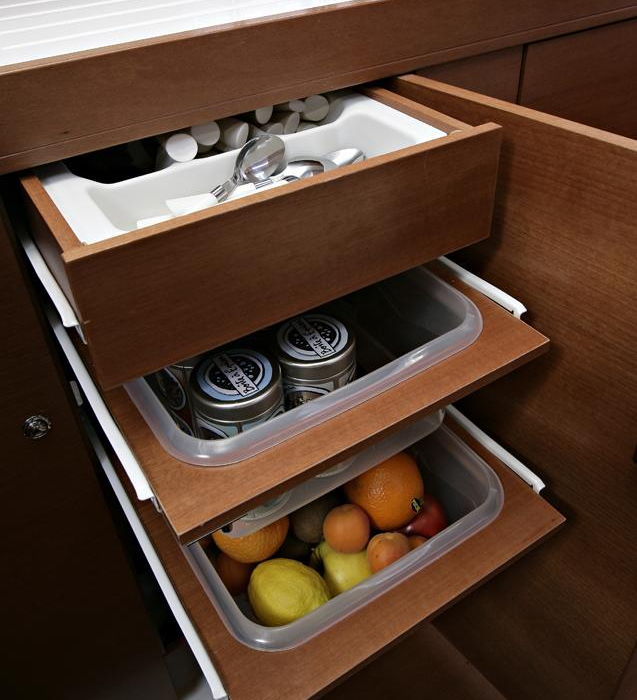 China girl | Dufour 375 GL photo 20