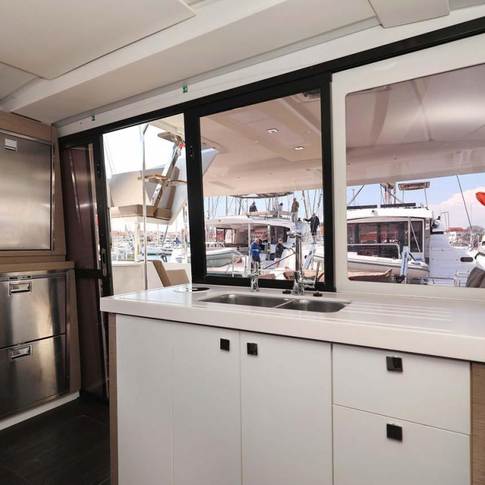 Canopus | Fountaine Pajot LUCIA 40 photo 21