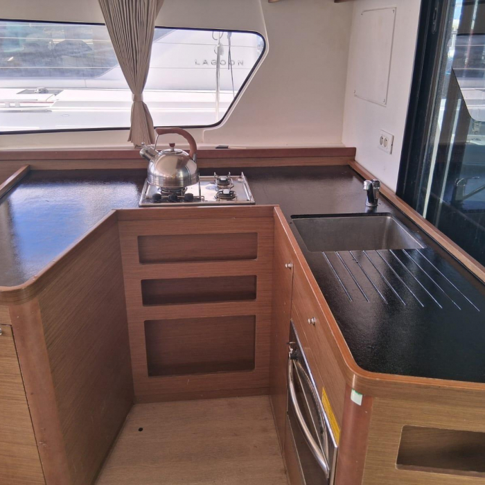 Uiara | Lagoon 42 photo 17