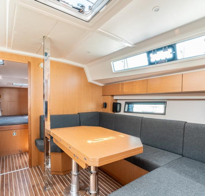 Avra | Bavaria C42 photo 9