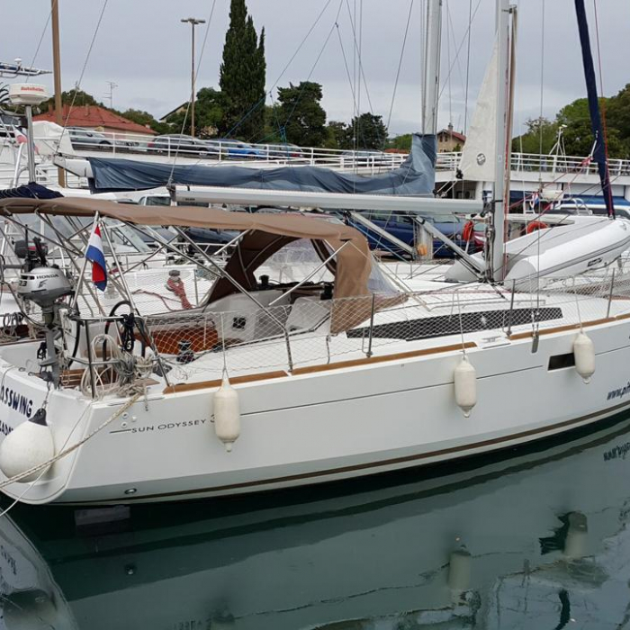 Glasswing | Sun Odyssey 349 photo 4