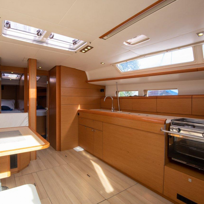 Aurora Belle | Sun Odyssey 469 photo 11