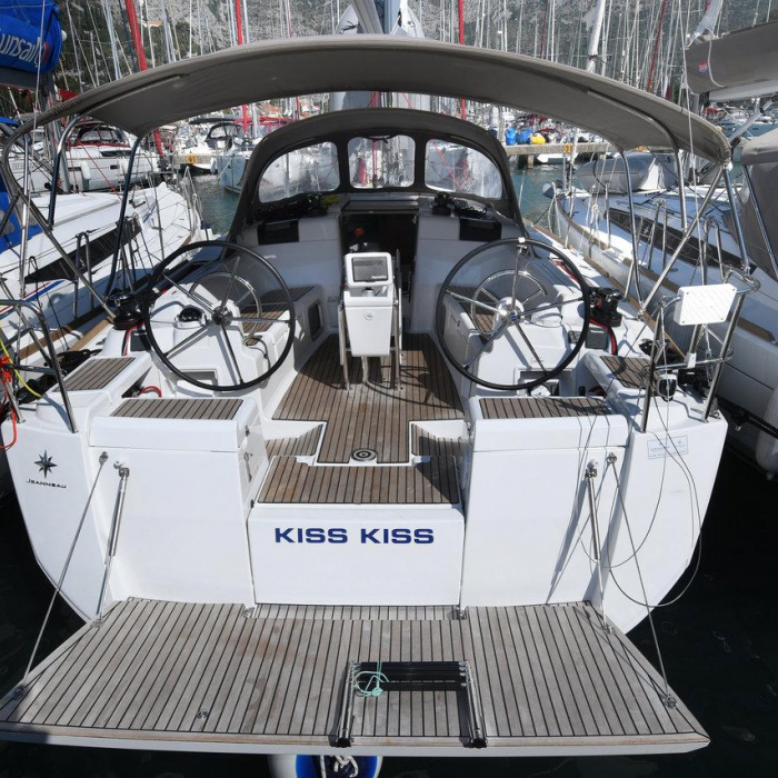 Kiss Kiss | Sun Odyssey 419 photo 4