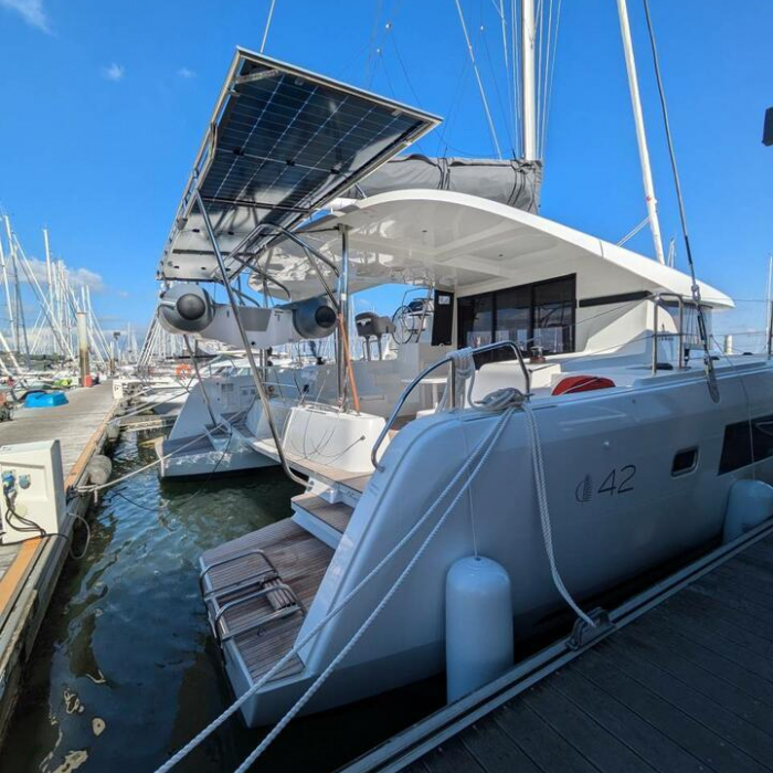 Numerobis | Lagoon 42 photo 1